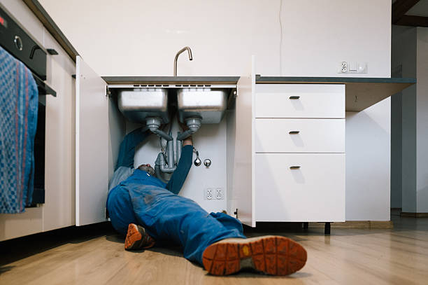 Professional Emergency Plumber technician working in Stafford, VA
